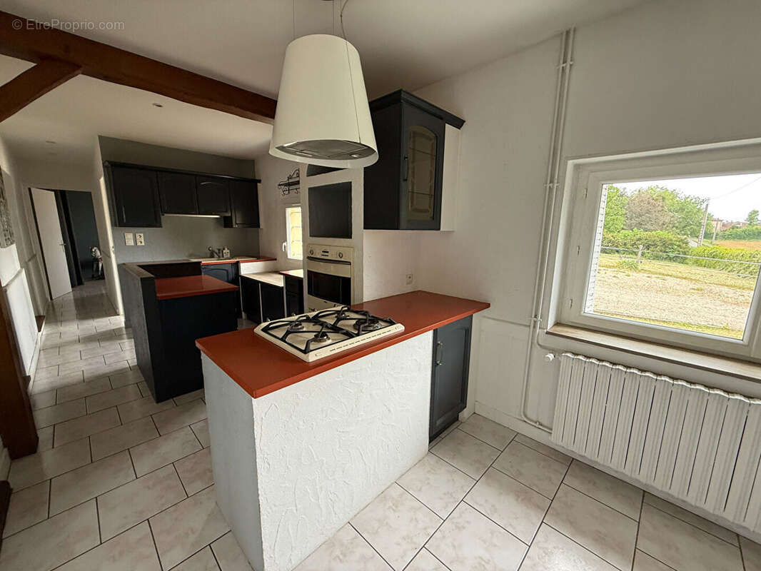 Belle ferme rénovée de 220 m² avec garages et dépendances - photo 8