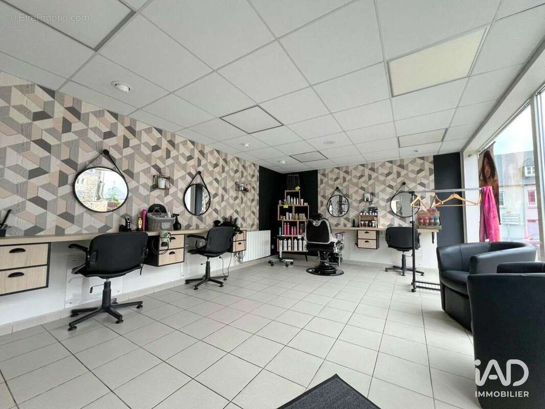 Photo 2 - Commerce à CONDE-SUR-VIRE