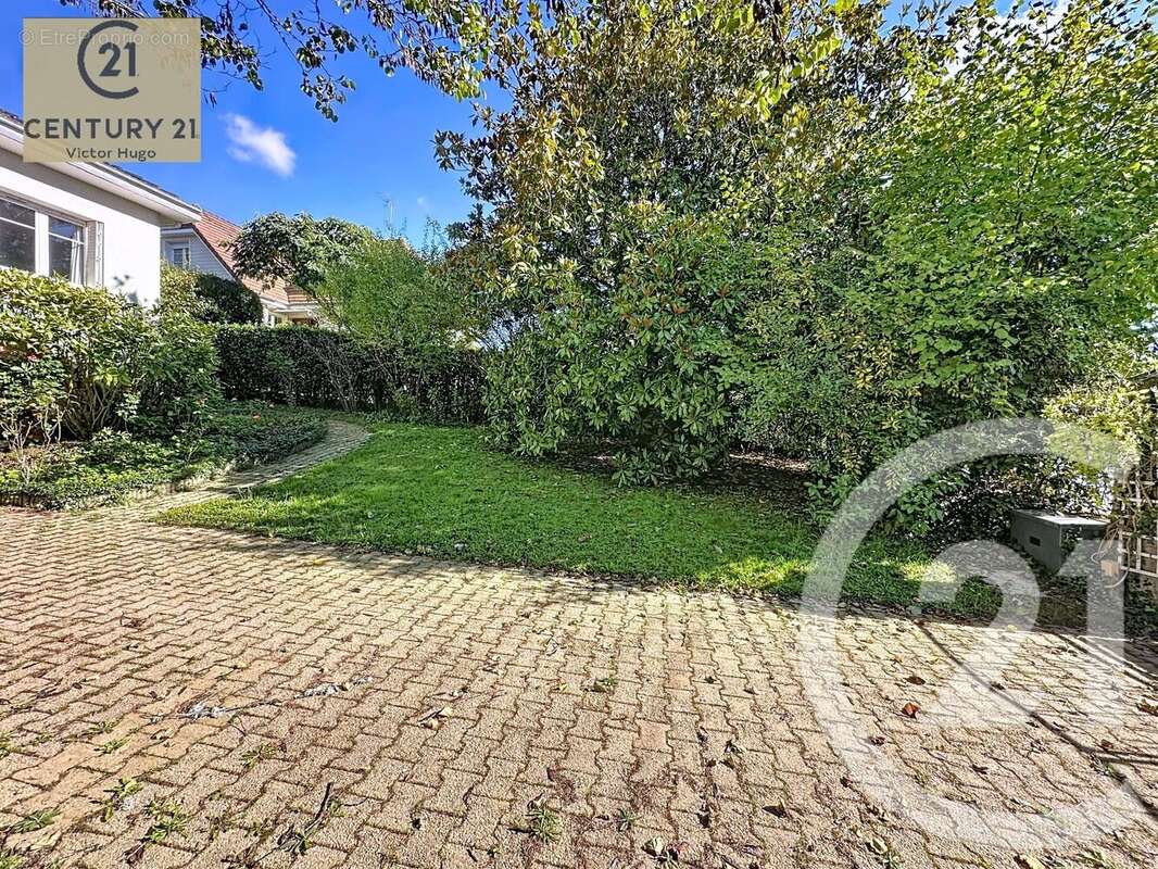 Maison à LE PALAIS-SUR-VIENNE