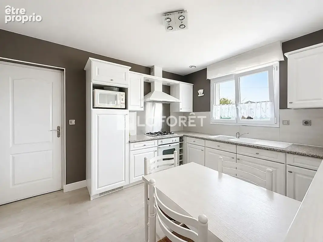 Pavillon familial 102,5 m²  - 4 Chambres - Brêmes - photo 6