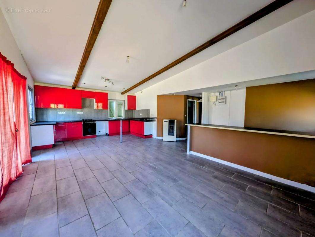 Maison à CHAMPAGNAC