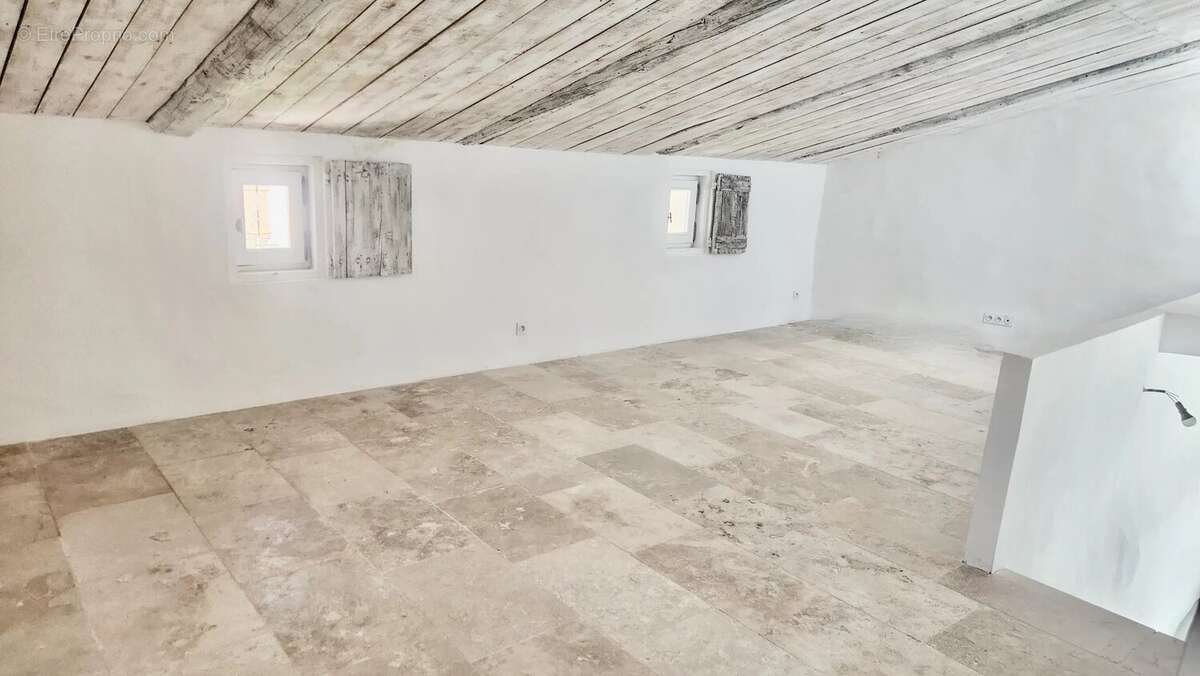 Maison à SAINT-SATURNIN-LES-APT