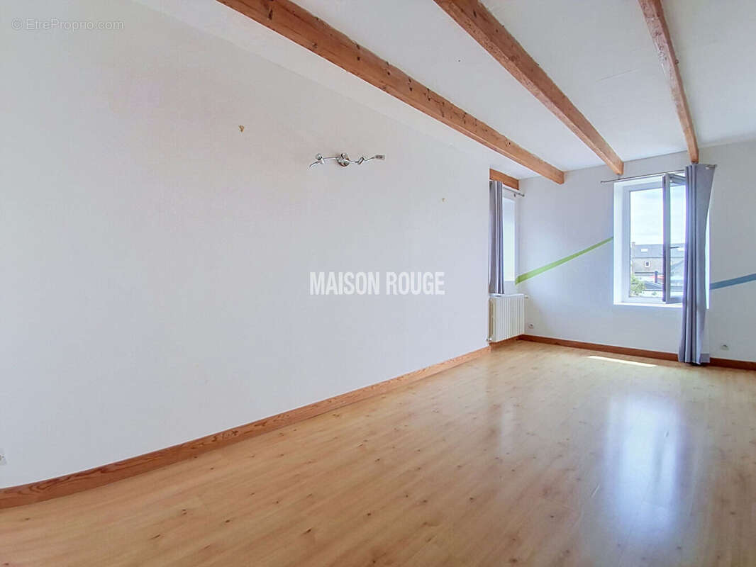 Le charme authentique et les volumes généreux qui font la différence - Maison à proximité du bourg de Yffiniac - photo 14