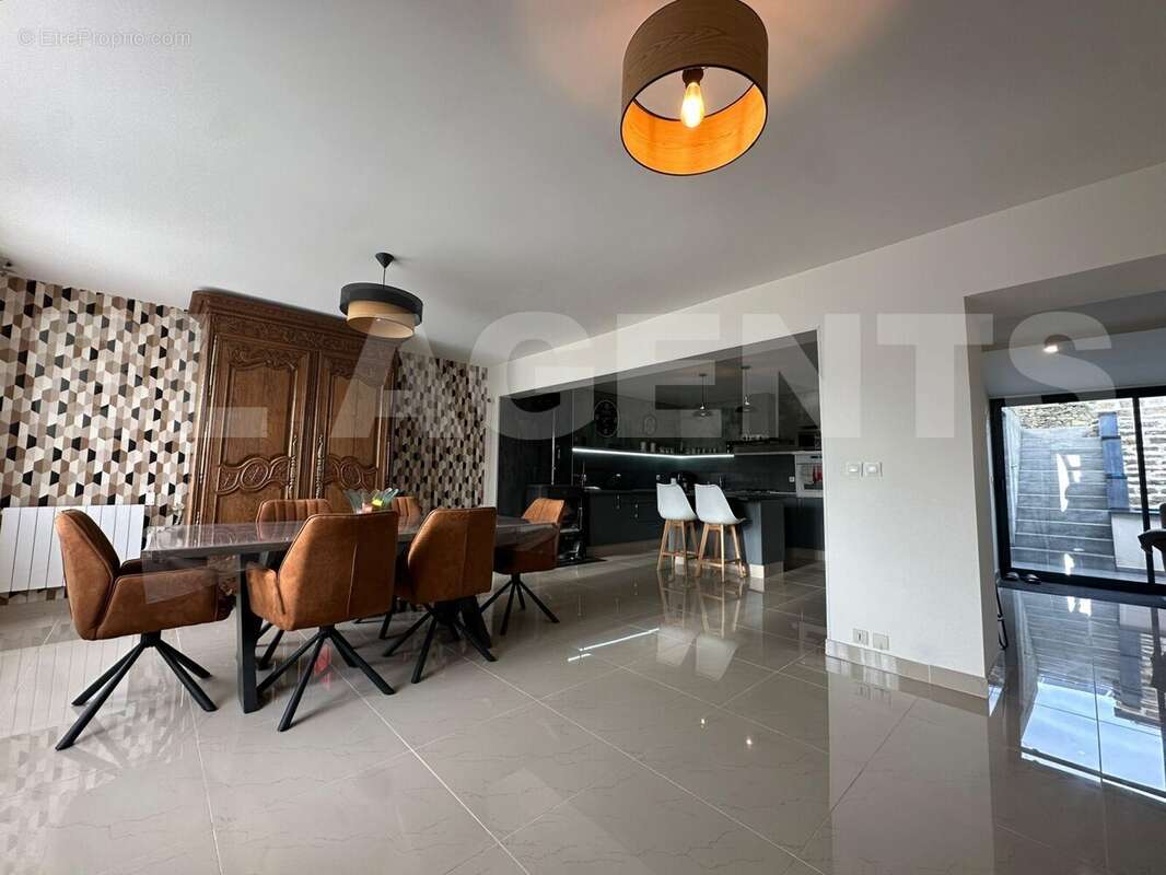 10 - Maison à LETANNE