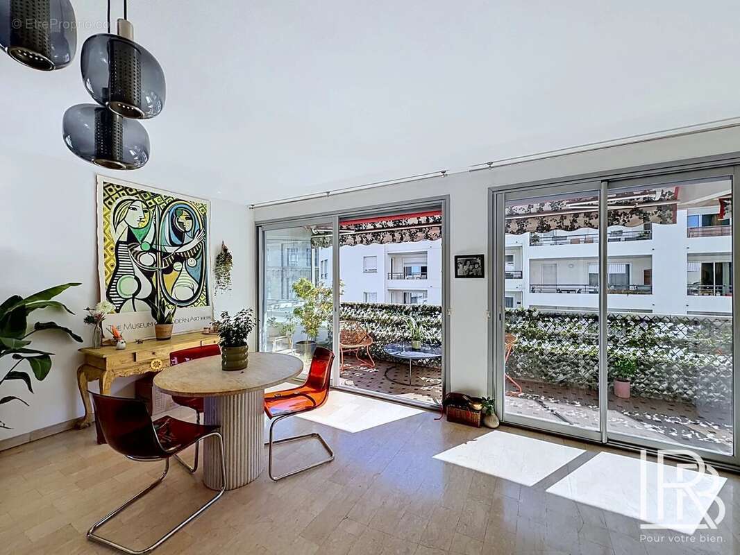 Appartement à MARSEILLE-7E