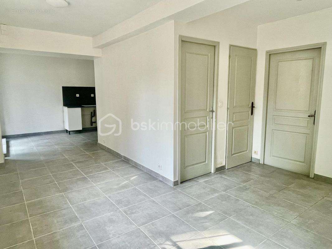 Appartement à MEYNES