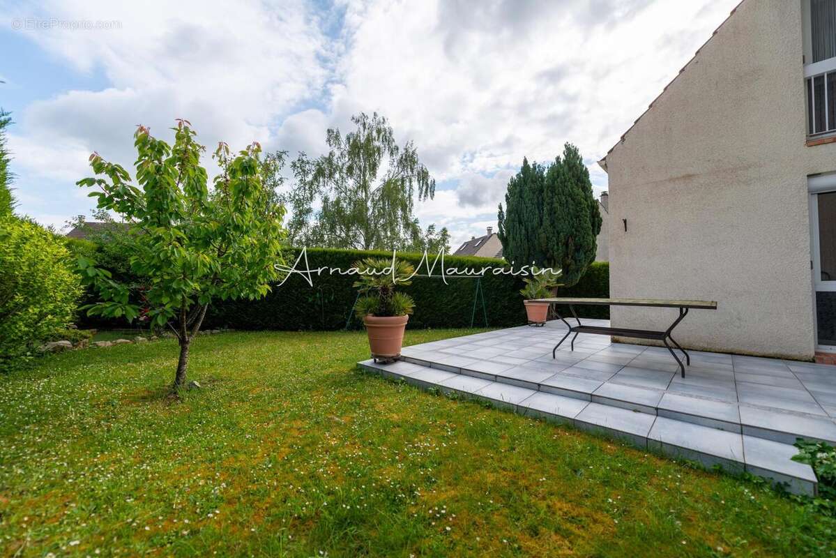 Photo 2 - Maison à LA CHAPELLE-EN-SERVAL