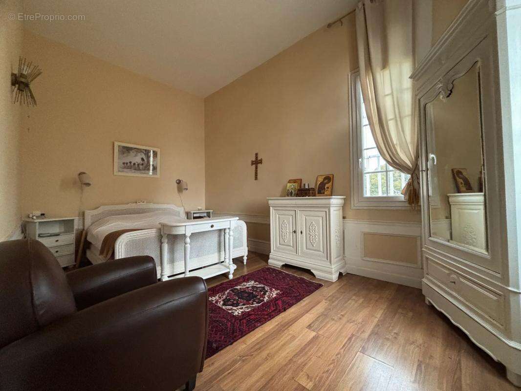 Maison à AMBARES-ET-LAGRAVE