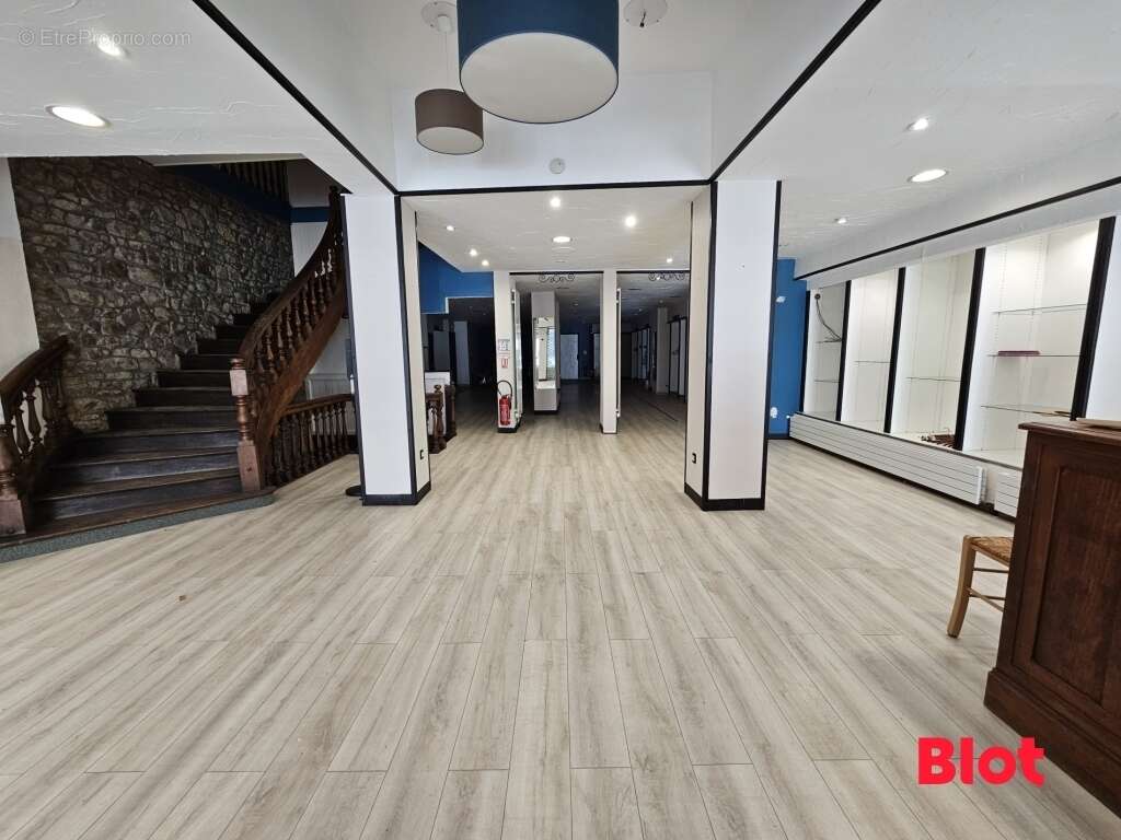 Appartement à FOUGERES