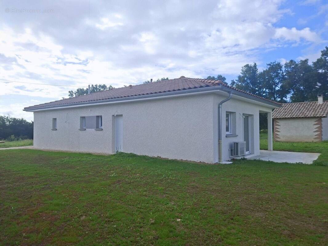 Photo 1 - Maison à SAINT-ETIENNE-SUR-REYSSOUZE