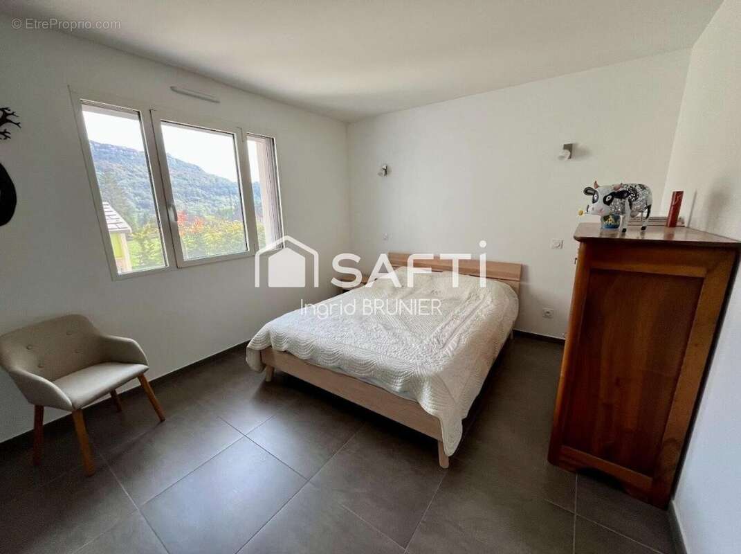 Photo 8 - Maison à SAINT-PIERRE-DE-CURTILLE