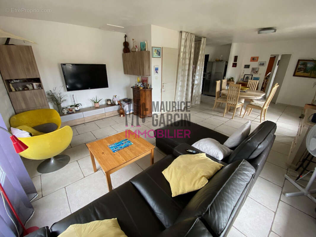 Maison à L'ISLE-SUR-LA-SORGUE