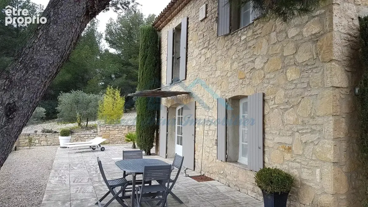Maison 8 pièces 180 m² à vendre à Mouries (13890) - photo 2