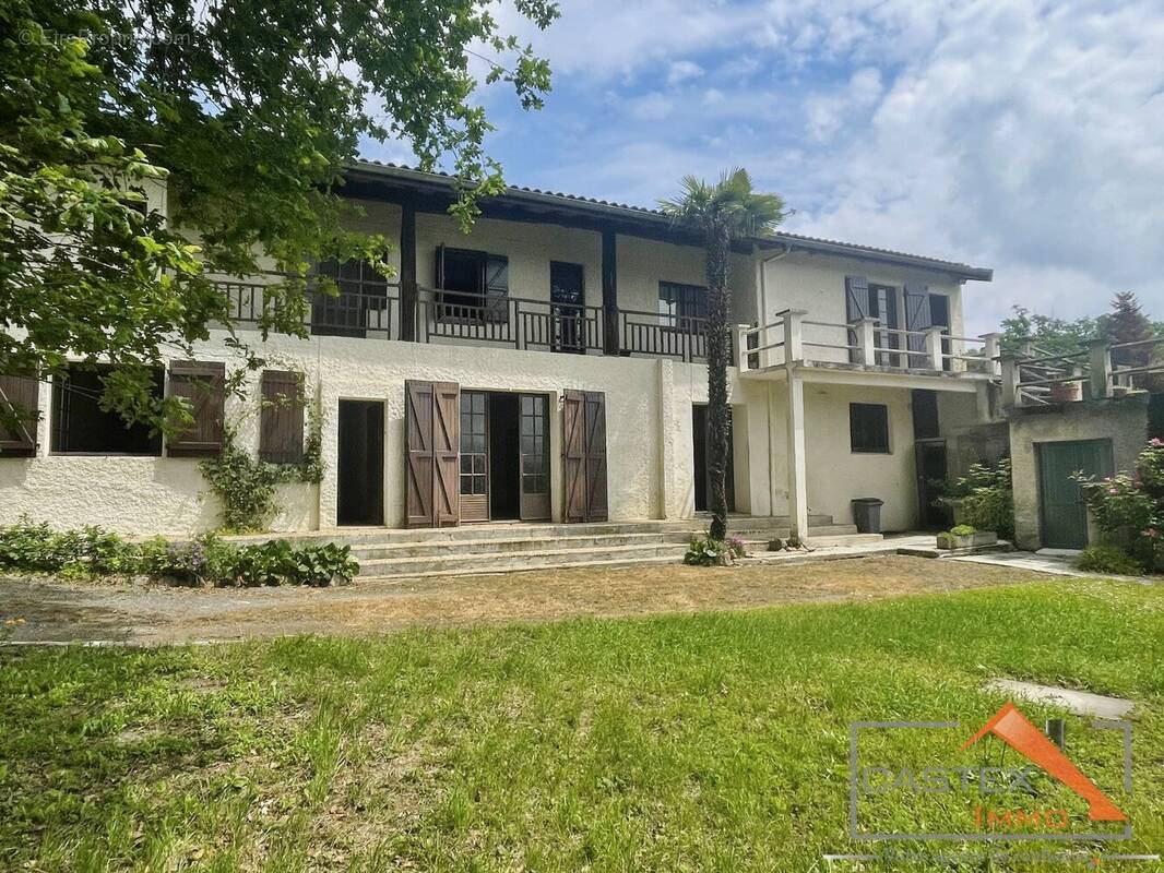 Ensemble immobilier 334 m² + terrains constructibles  Idéal investisseur ou famille nombreuse - photo 9
