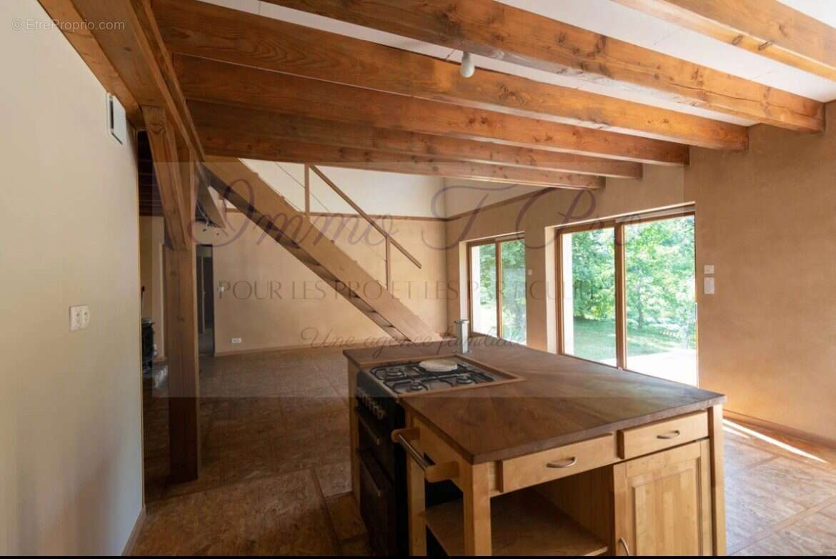 Maison à LE MESNIL-ESNARD