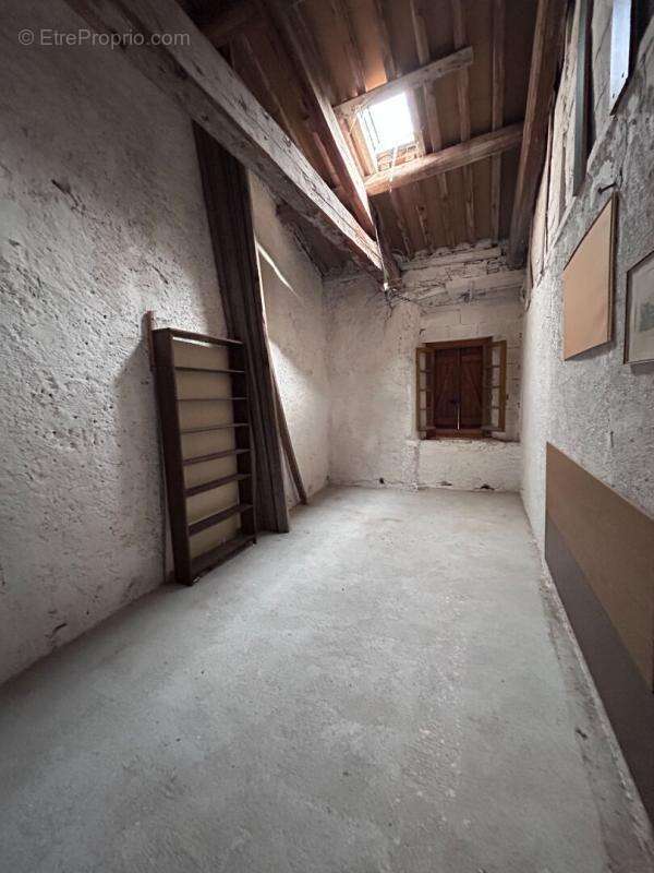 Maison à AZILLE