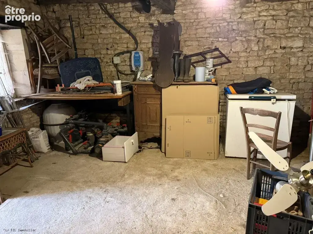 Maison en Pierre Avec Sa Piscine Chauffée et Dépendances Sur 4676m² - photo 28