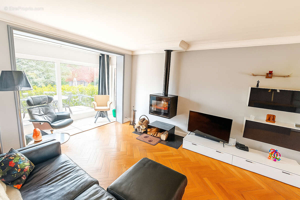 Maison à LA TOUR-DE-SALVAGNY