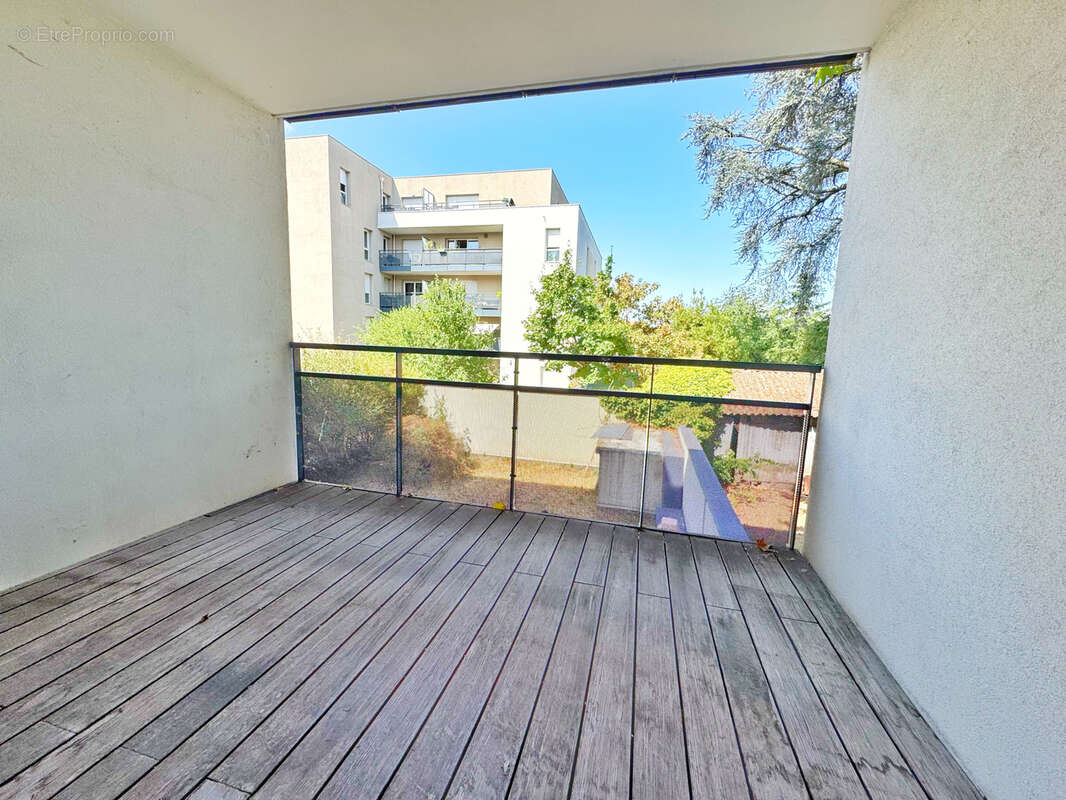Appartement à PIERRE-BENITE
