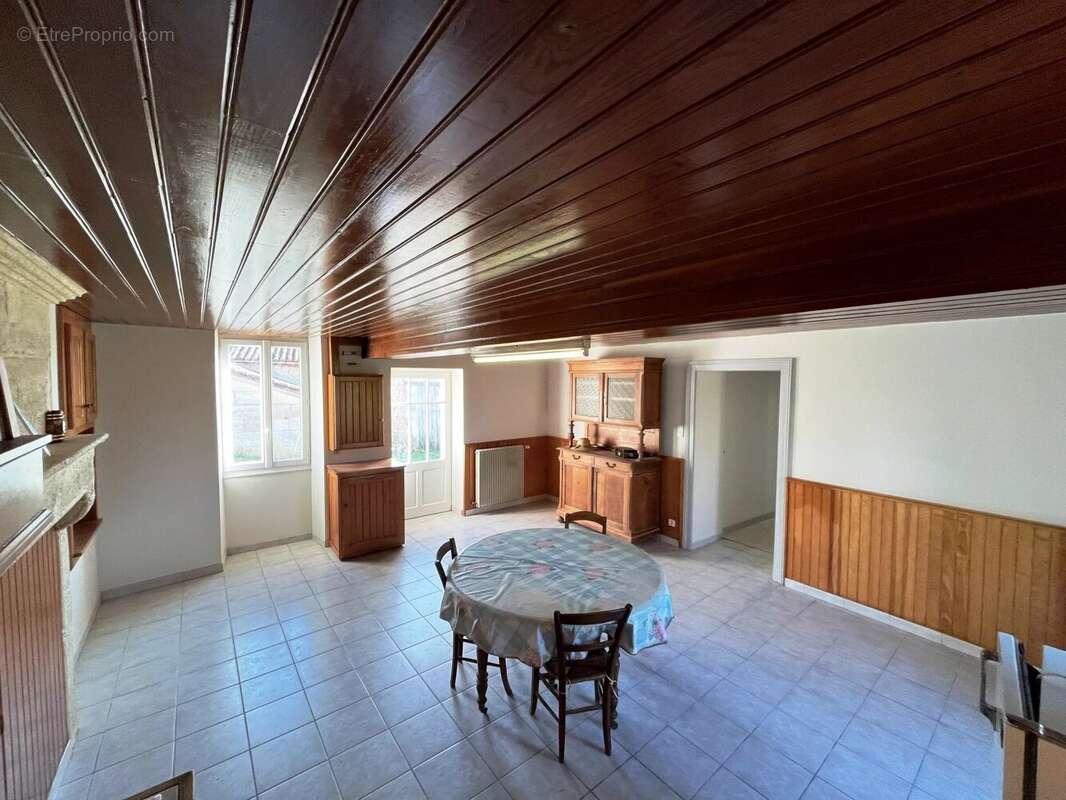 Maison à VERTEILLAC