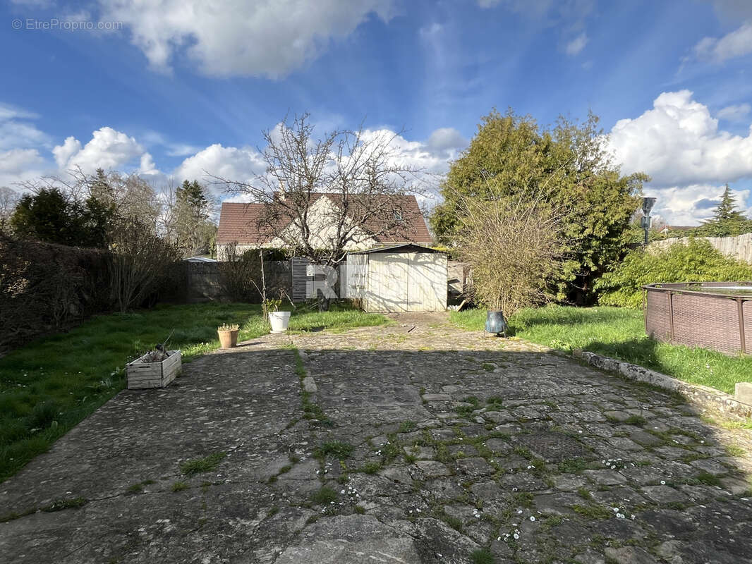 Maison à URY