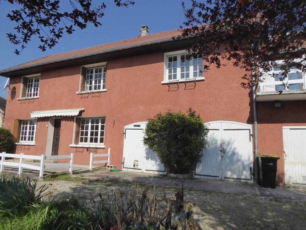 Maison à TREPT