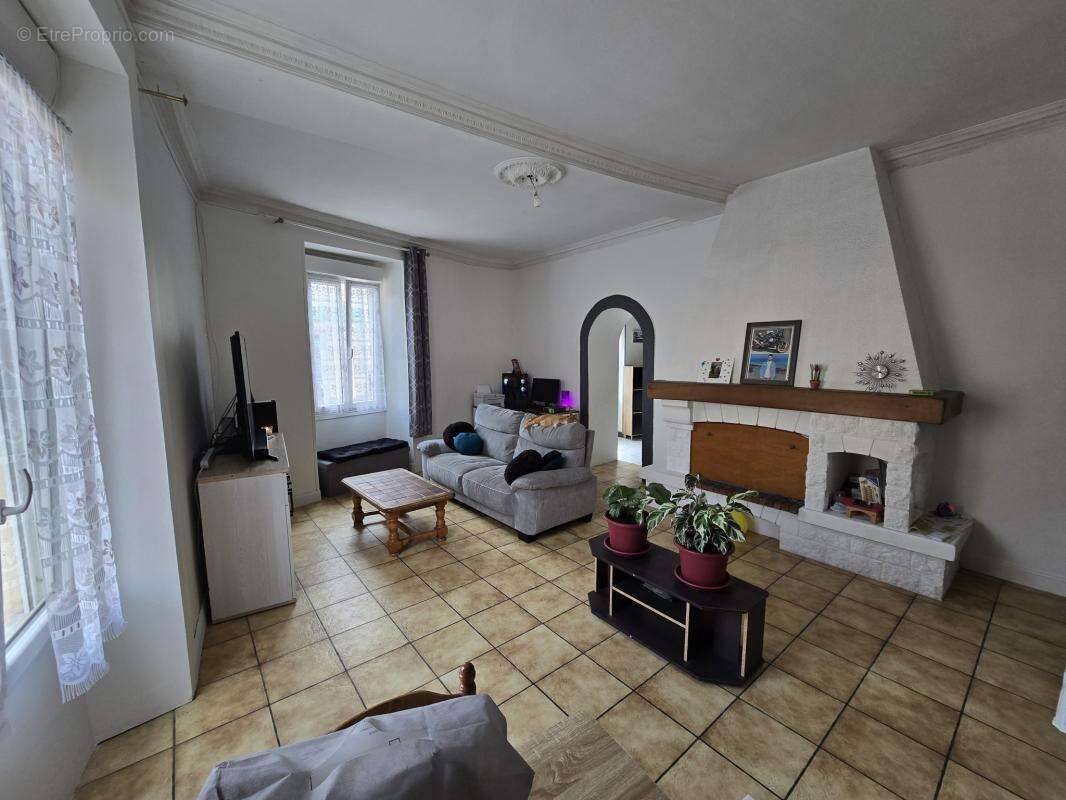 Maison à AUVERS-LE-HAMON