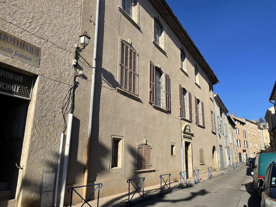 Appartement à PEYRUIS