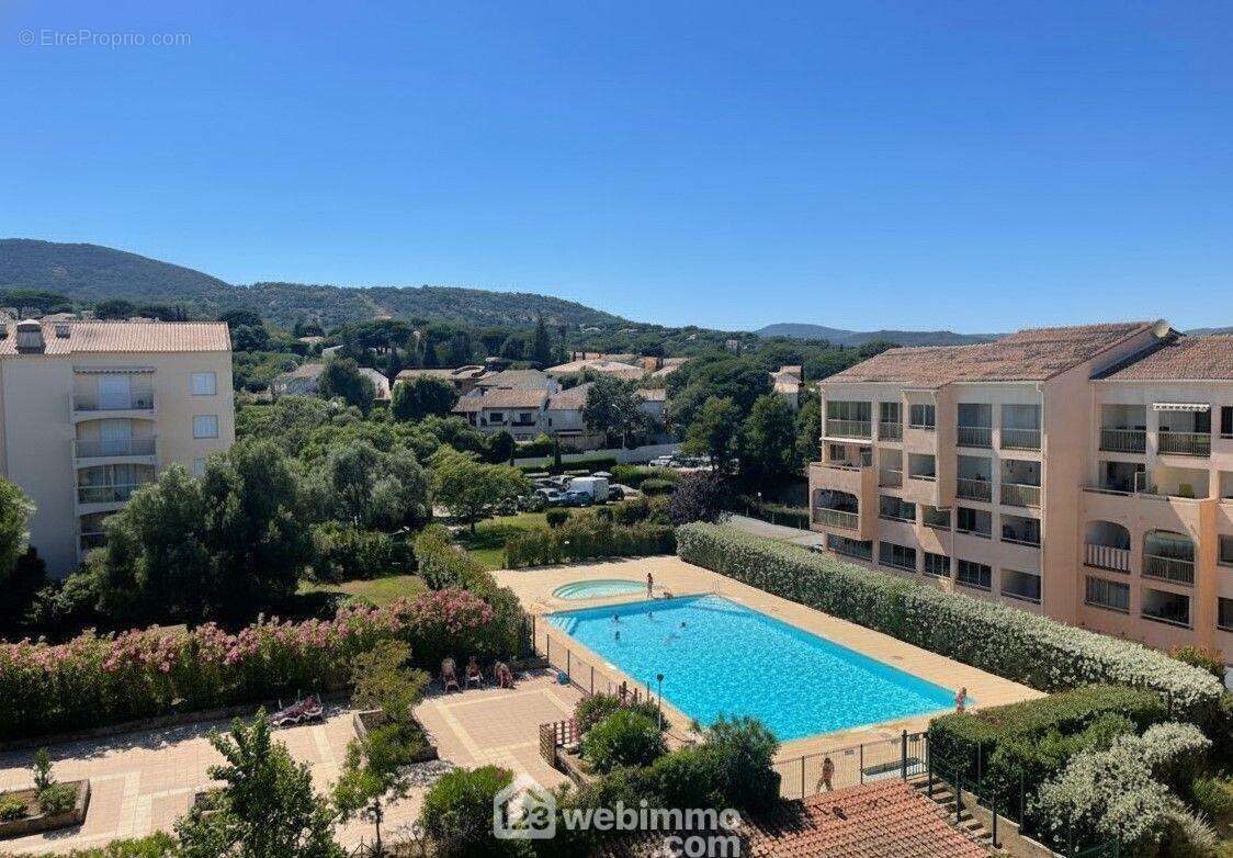 Résidence avec piscine au c½ur d?un parc arboré de plus de 3 hectares, un cadre de vie rare à Sainte-Maxime. - Appartement à SAINTE-MAXIME