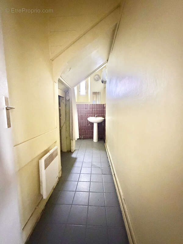 Appartement T2 bis à rénover limite Saint esprit - photo 5
