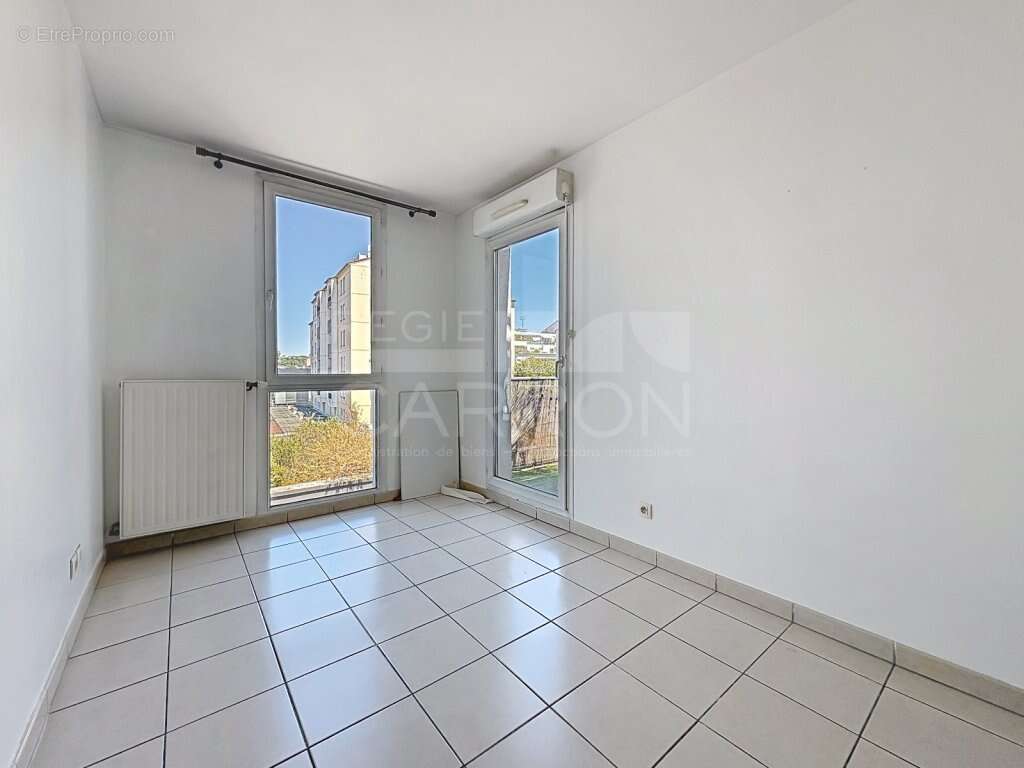 Lyon 9 vaise industrie t3 68m² terrasse garage 289000€ - photo 6