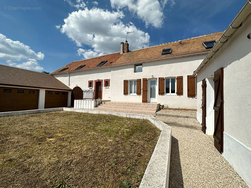 Autre à MISY-SUR-YONNE