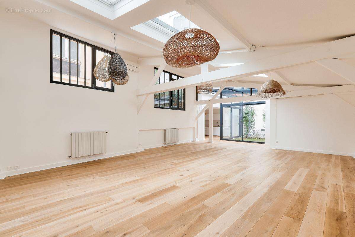 Commerce à PARIS-20E