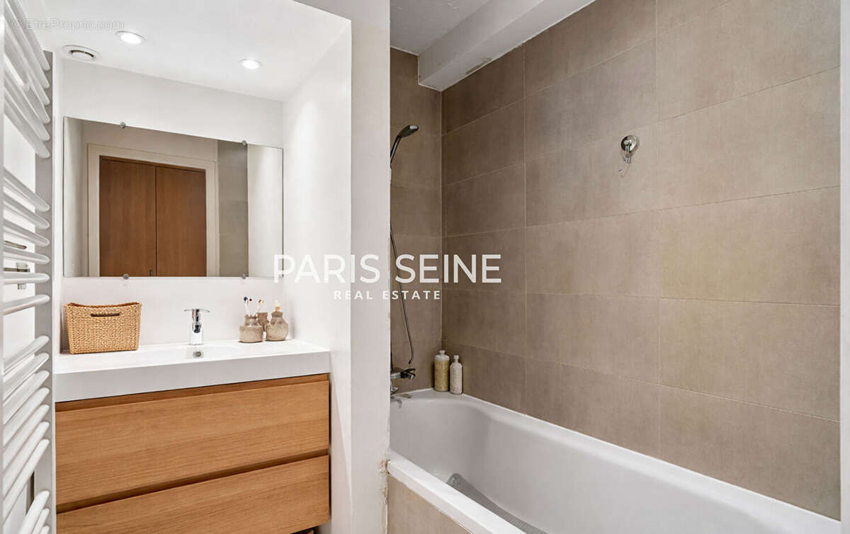 Appartement à PARIS-6E