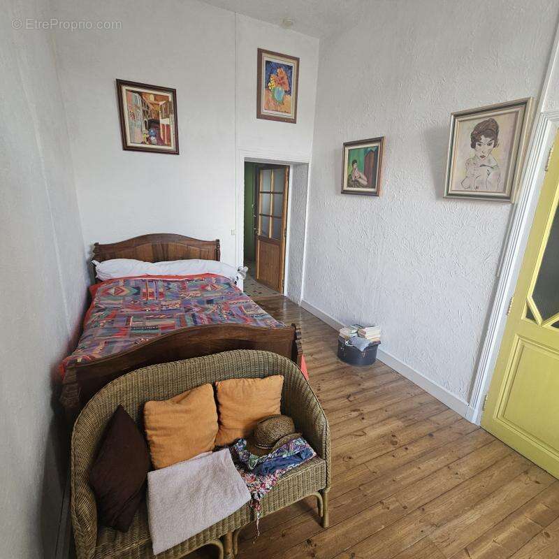 Maison à CHAMPAGNE-LES-MARAIS