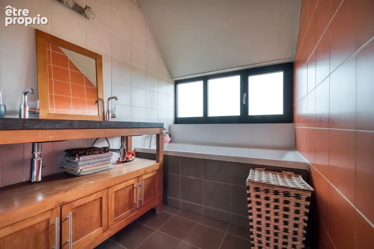 Maison contemporaine de caractere - piscine et maison d'amis. - photo 19