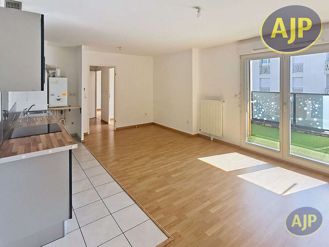 Appartement à SAINTE-LUCE-SUR-LOIRE