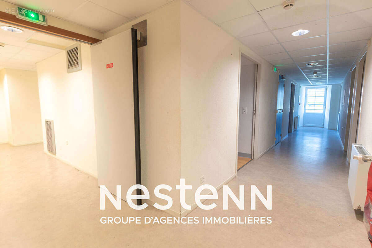 Ensemble immobilier de 8 bâtiments dont 2 maisons, 2300 m2 de surface utile sur 3 hectatres - photo 20