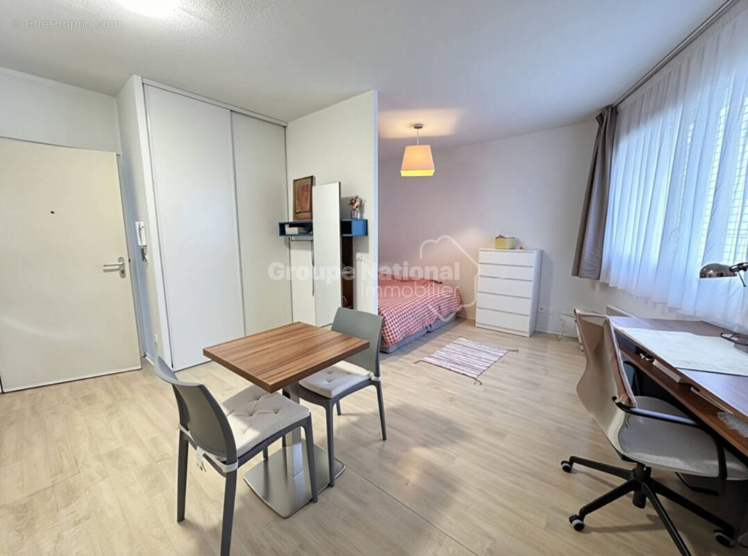 Appartement à MARSEILLE-1E