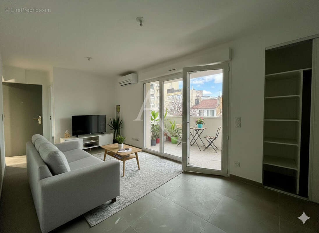 Appartement à MARSEILLE-4E
