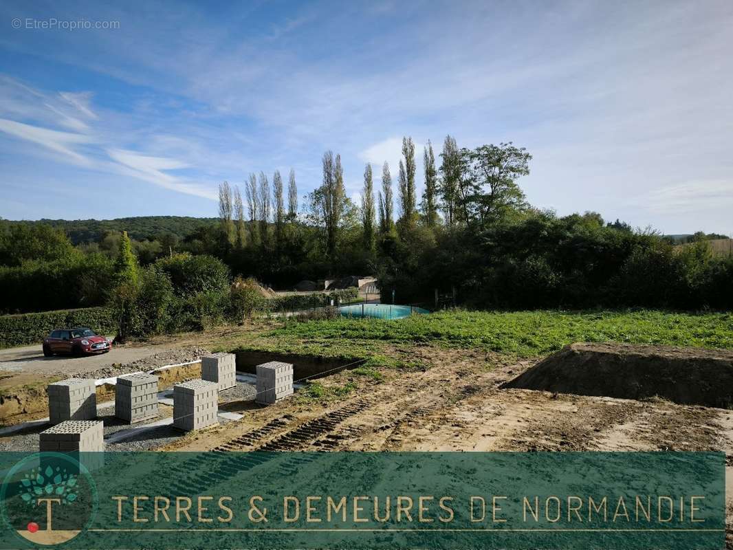 Terrain à CORMEILLES