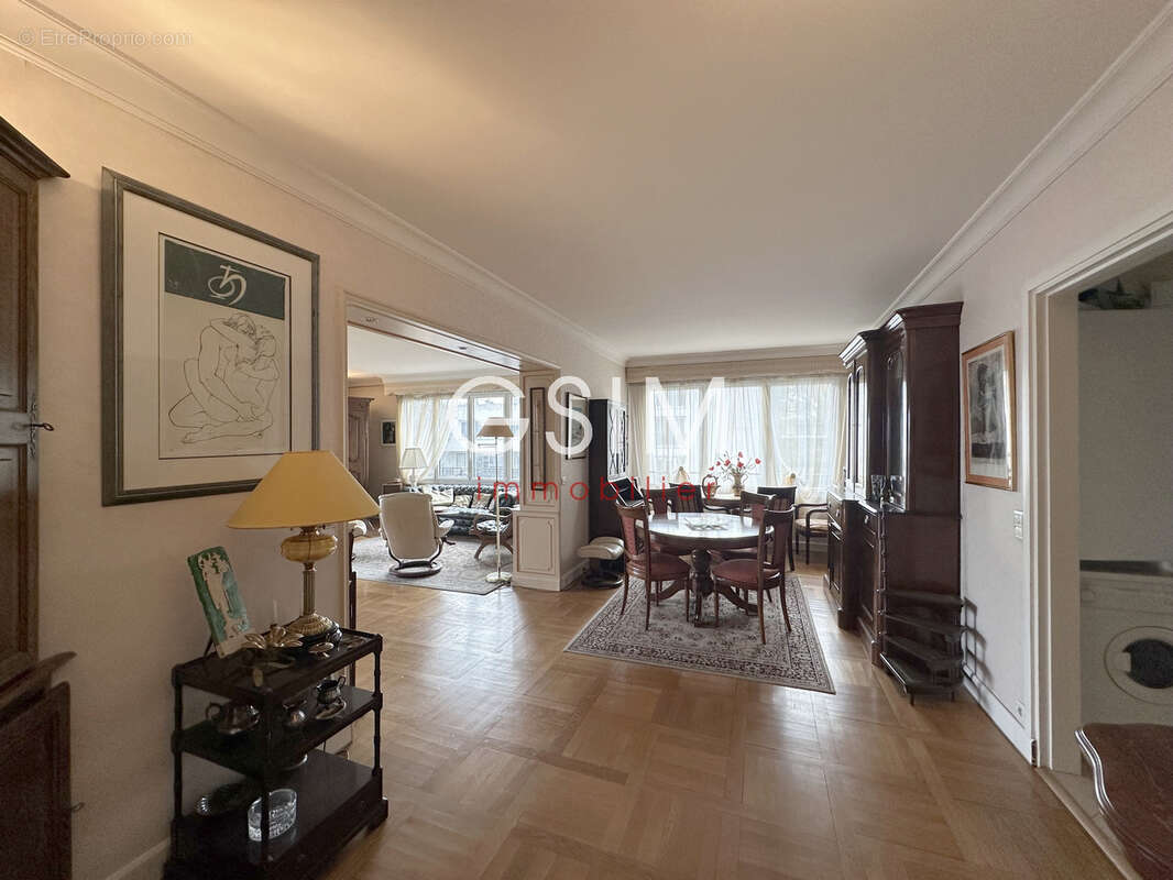 Appartement à VILLE-D'AVRAY