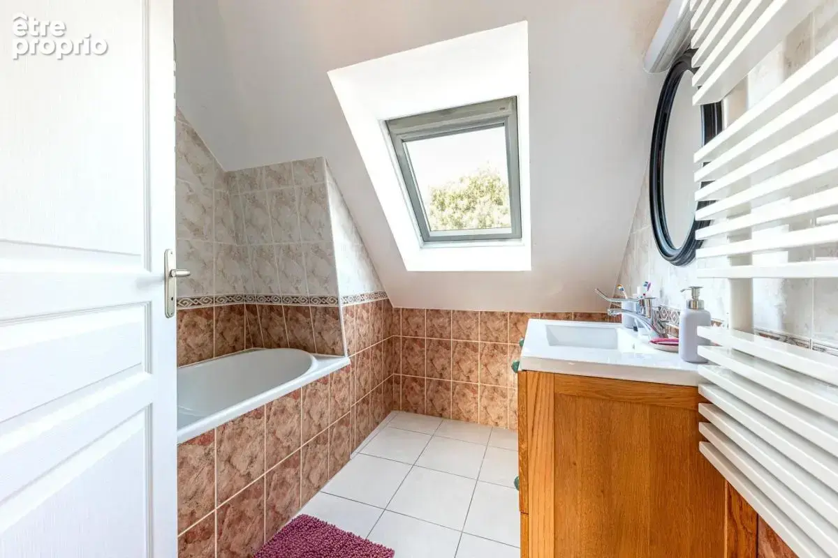 Cancale - Maison de 186 m² - 7 pièces, 5 chambres - photo 14