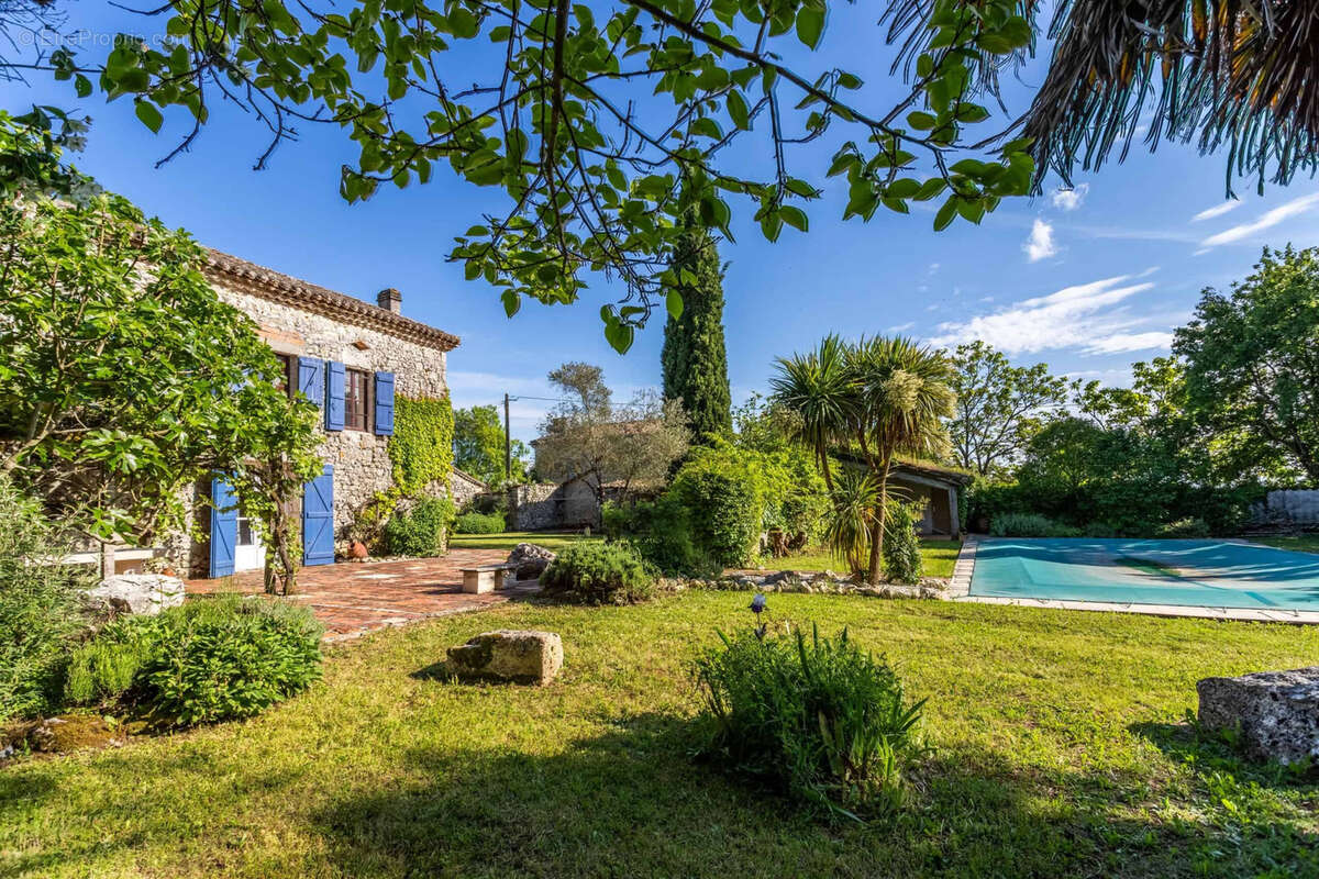 Country house with annexe, pool and land - photo 7