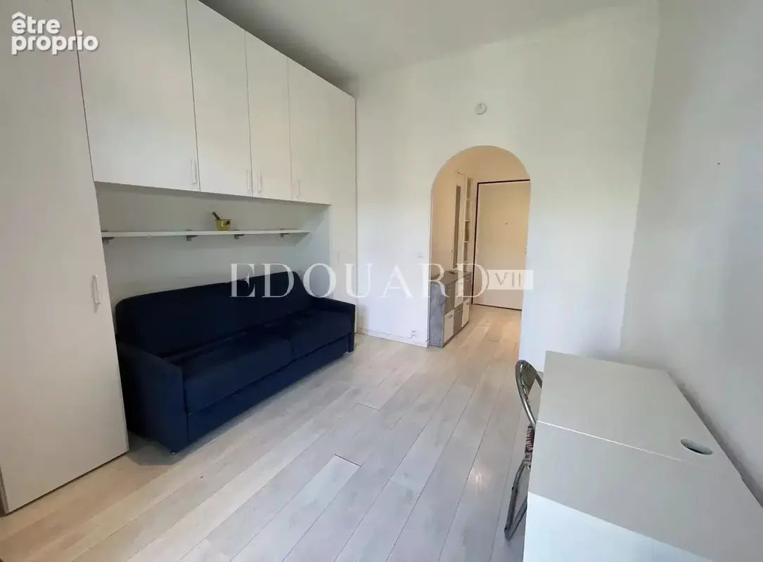 En exclusivité studio avec échappée mer, dans magnifique immeuble bourgeois en plein centre de Menton - photo 3