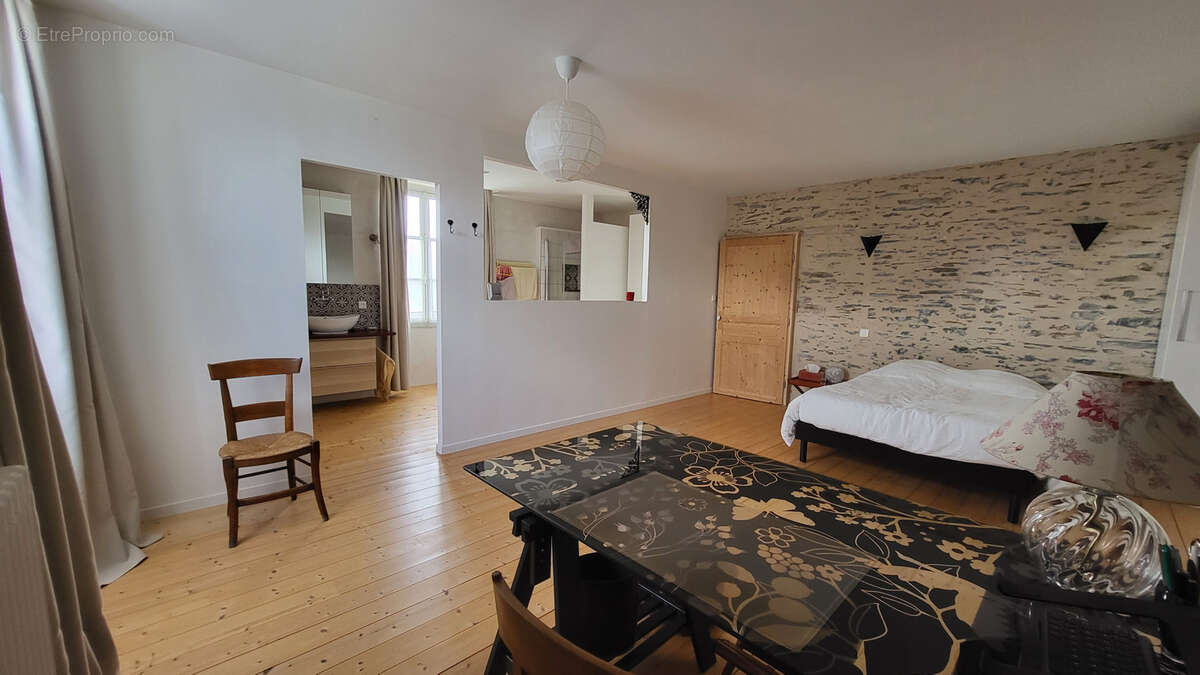 Maison à ISSE