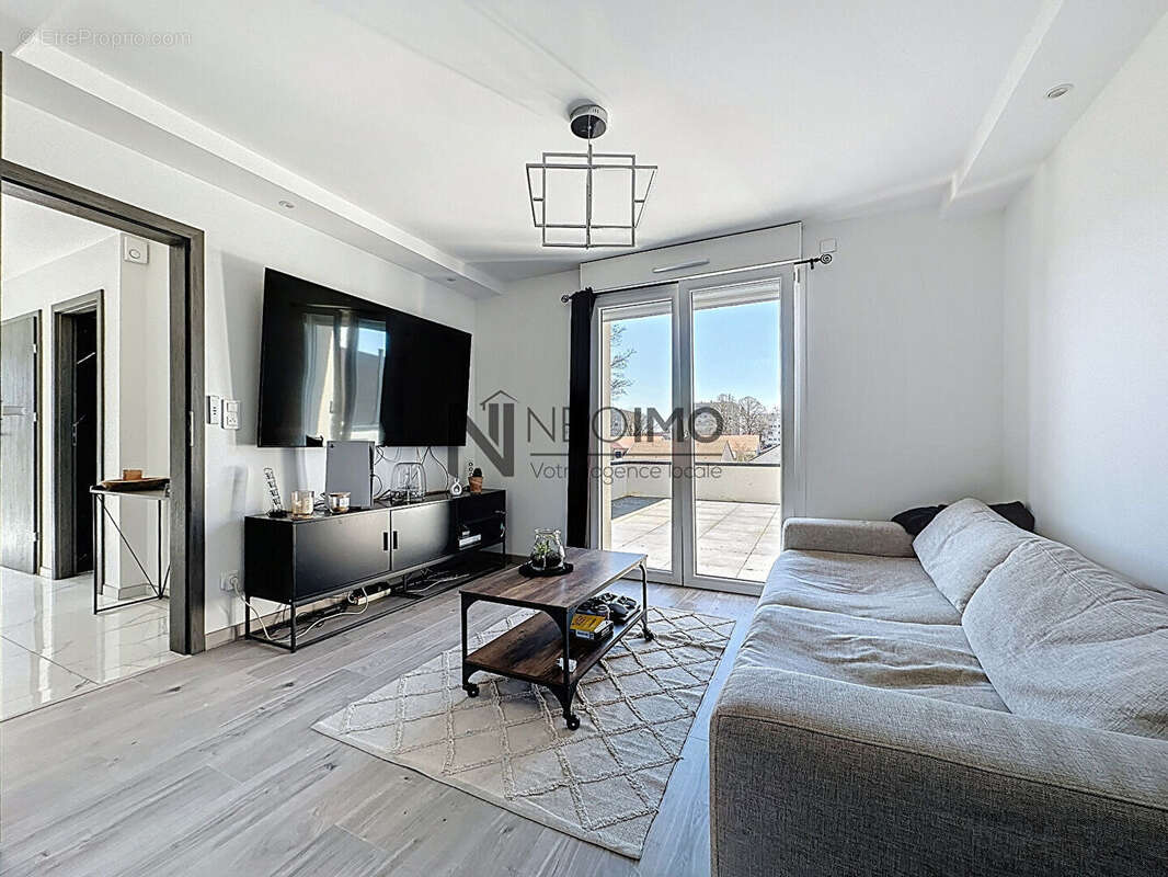 Maison à NEUFCHATEAU