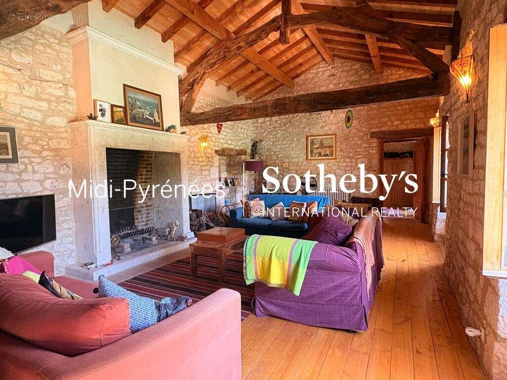 Magnifique maison de village en pierres début XIX° - photo 3