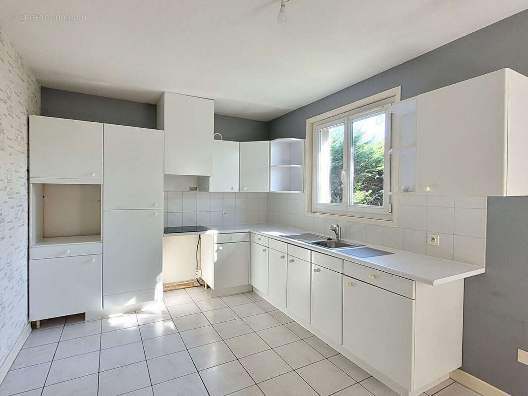 Maison à BRIVES-CHARENSAC