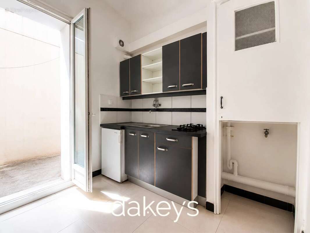 A vendre Marseille 13006 Castellane Studio 25m2 RDC avec extérieur - photo 6